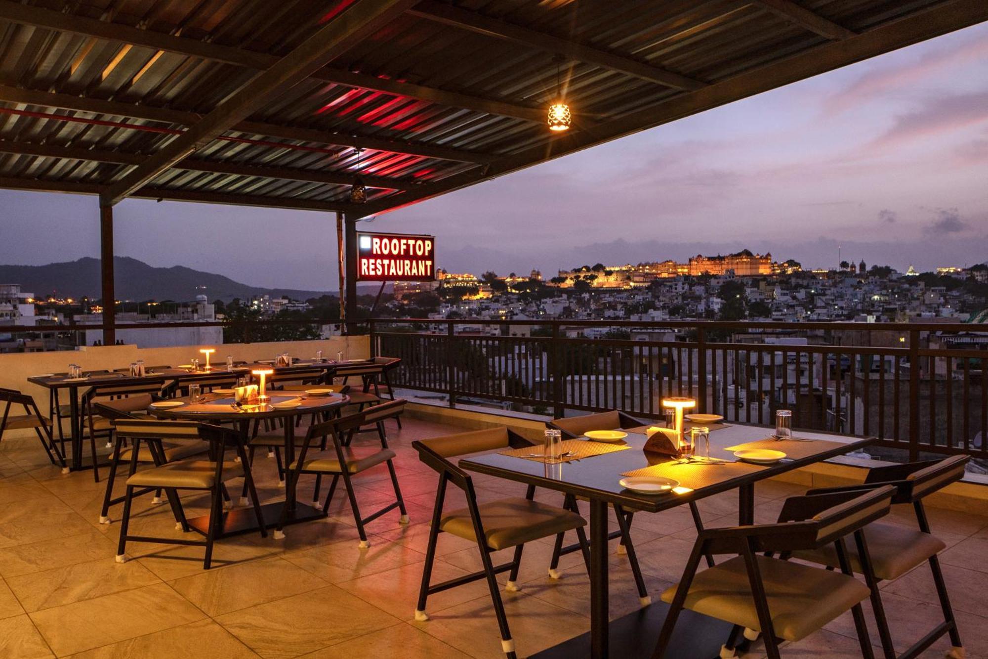 The Mangal View Residency - A Luxury Boutique Business Hotel Ουνταϊπούρ Εξωτερικό φωτογραφία